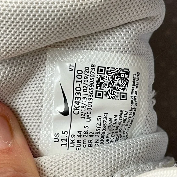 Nike - Picture 5 of 9